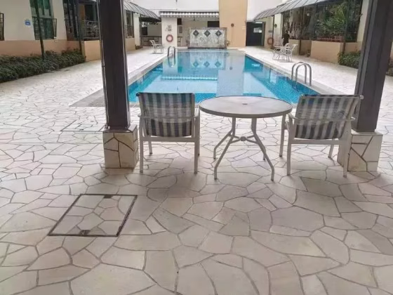 单间出租 • 欧南 •  Sims Residences • S$1600 • 住宅公寓 • 主人房 照片