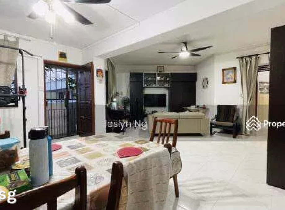 房屋出售 • 林厝港 • 716 Jurong West Street 71 • S$510000 • 5房(4臥室) • 1195ft² / 111m² 照片