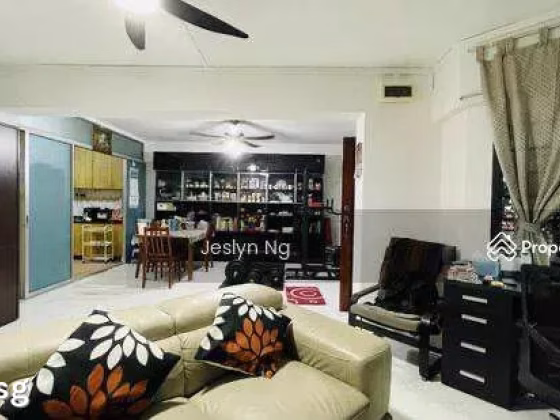 房屋出售 • 林厝港 • 716 Jurong West Street 71 • S$510000 • 5房(4臥室) • 1195ft² / 111m² 照片