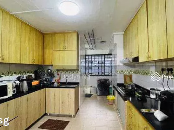 房屋出售 • 林厝港 • 716 Jurong West Street 71 • S$510000 • 5房(4臥室) • 1195ft² / 111m² 照片