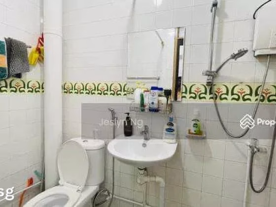 房屋出售 • 林厝港 • 716 Jurong West Street 71 • S$510000 • 5房(4臥室) • 1195ft² / 111m² 照片