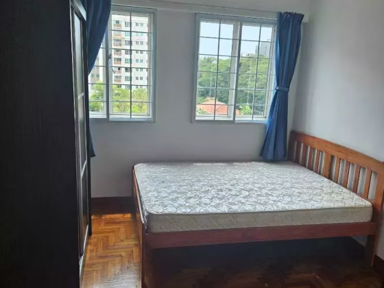 单间出租 • 西部集水区 •  Melville Park • S$4000 • 共管公寓 • 佣人房 照片