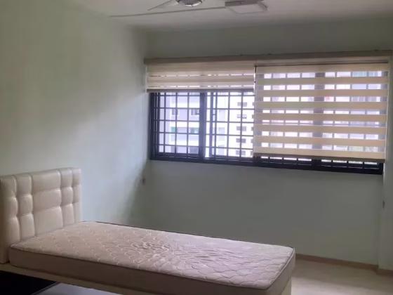 单间出租 • 武吉巴督 • 243 Bukit Batok East Avenue 5 • S$750 • 5房(4臥室) • 普通房 照片
