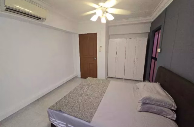 单间出租 • 后港 • 474 Sembawang Drive • S$1400 • 4房(3臥室) • 主人房