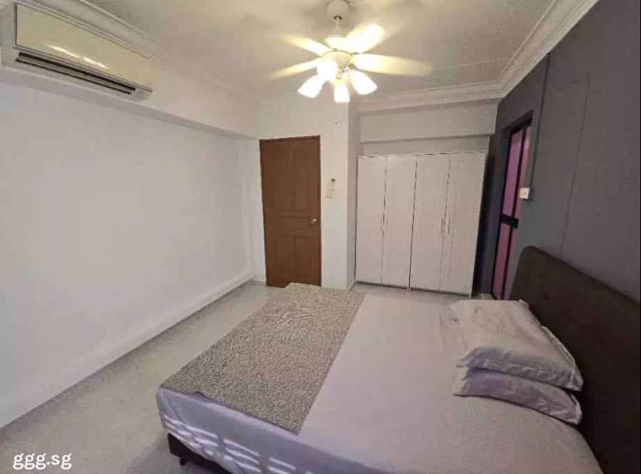 单间出租 • 后港 • 474 Sembawang Drive • S$1400 • 4房(3臥室) • 主人房 照片
