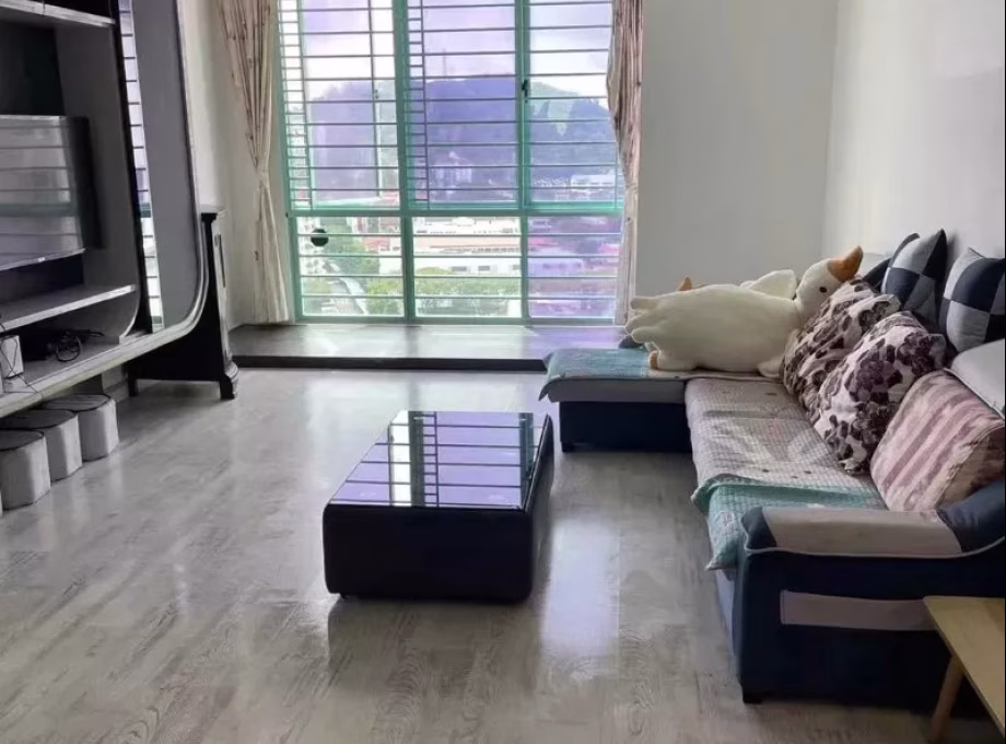 单间出租 • 红山 •  Hazel Park Condo • S$1550 • 共管公寓 • 主人房 照片