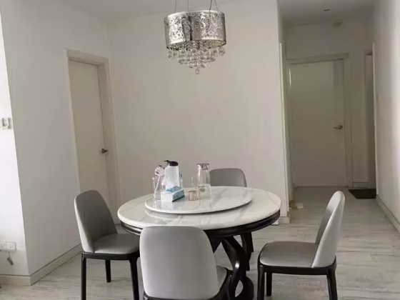 单间出租 • 红山 •  Hazel Park Condo • S$1550 • 共管公寓 • 主人房 照片