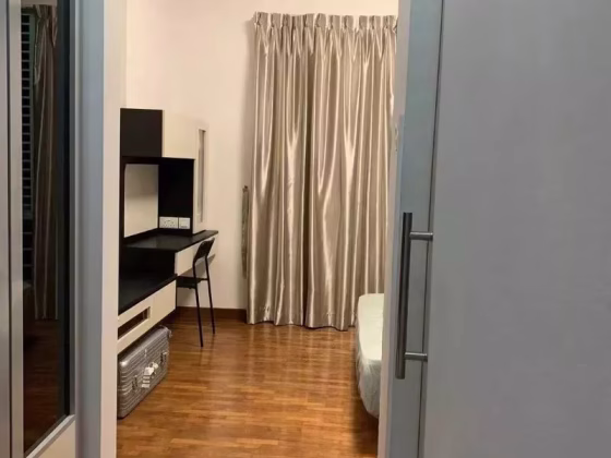 单间出租 • 红山 •  Hazel Park Condo • S$1550 • 共管公寓 • 主人房 照片