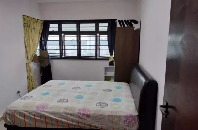 单间出租 • 金文泰 • 26D Jalan Membina • S$1300 • 4房(3臥室) • 普通房