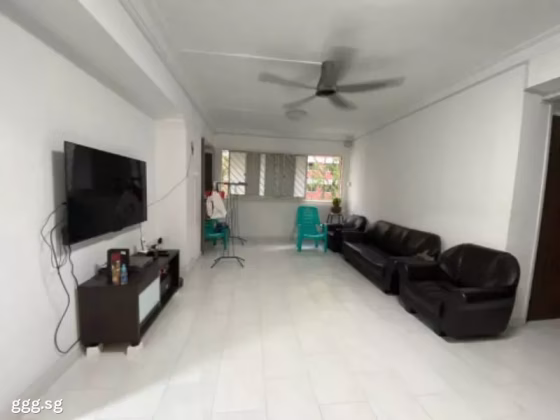 单间出租 • 新加坡河 • 420 Hougang Avenue 10 • S$1480 • 4房(3臥室) • 主人房 照片