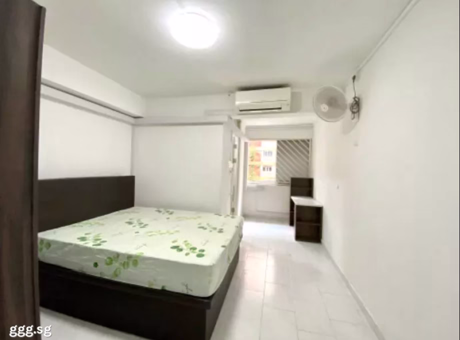 单间出租 • 新加坡河 • 420 Hougang Avenue 10 • S$1480 • 4房(3臥室) • 主人房 照片