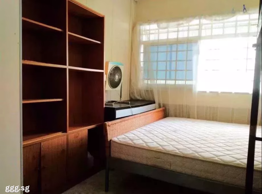 单间出租 • 宏茂桥 • 763 Pasir Ris Street 71 • S$450 • 4房(3臥室) • 床位出租 照片