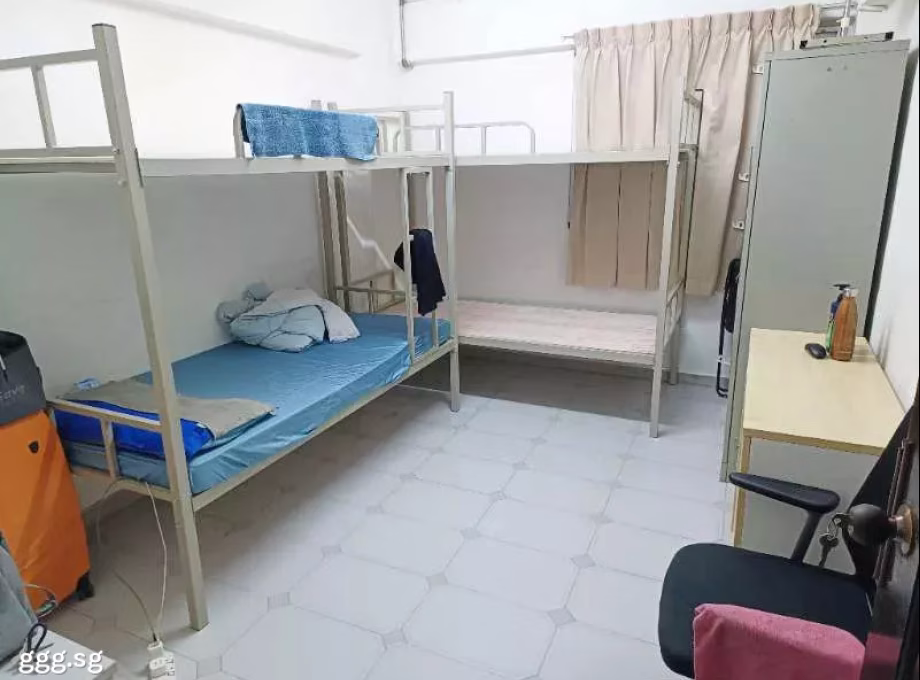 单间出租 • 巴耶利峇 • 283 Toh Guan Road • S$400 • 3房(2臥室) • 佣人房 照片