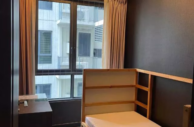 单间出租 • 后港 •  The Brownstone • S$1000 • 共管公寓 • 普通房