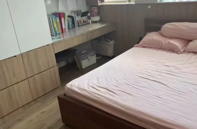 单间出租 • 欧南 •  Emery Point • S$1400 • 住宅公寓 • 普通房