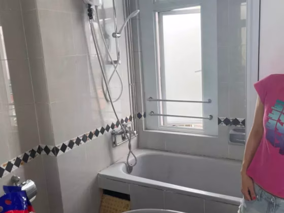 单间出租 • 欧南 •  Canberlin Apartments • S$1600 • 住宅公寓 • 主人房 照片