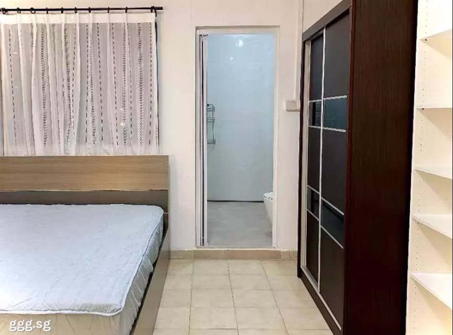 单间出租 • 红山 • 232 Pending Road • S$1350 • 4房(3臥室) • 主人房 照片