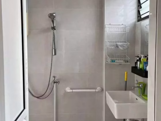 单间出租 • 梧槽 • 880 Yishun Street 81 • S$1100 • 4房(3臥室) • 主人房 照片