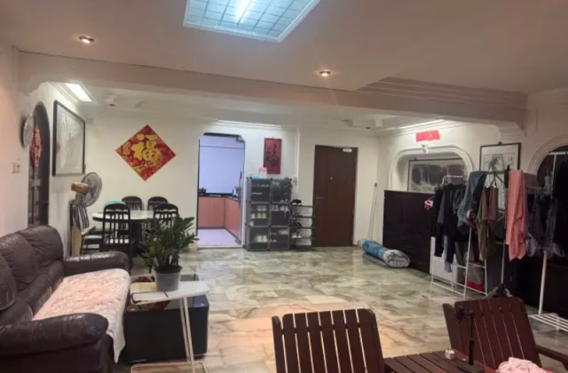 单间出租 • 芽笼 • 543 Choa Chu Kang Street 52 • S$550 • 5房(4臥室) • 佣人房
