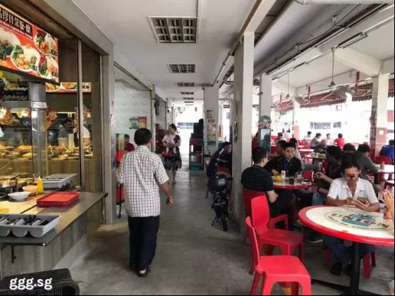 单间出租 • 三巴旺 • 323 Woodlands Street 32 • S$500 • 5房(4臥室) • 普通房 照片