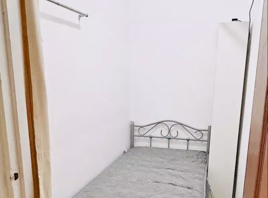 单间出租 • 红山 • 233 Pending Road • S$480 • 3房(2臥室) • 佣人房 照片