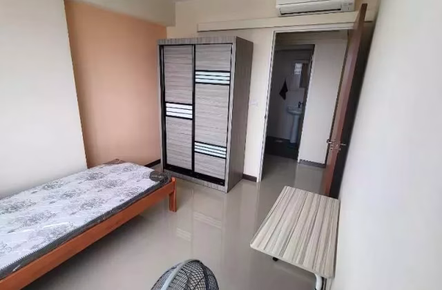 单间出租 • 三巴旺 • 185B Woodlands Street 13 • S$800 • 4房(3臥室) • 普通房