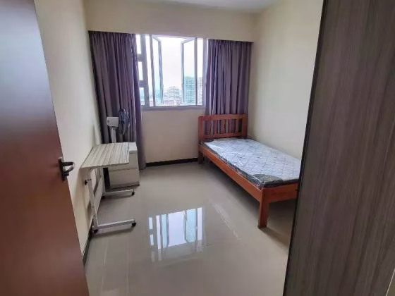 单间出租 • 三巴旺 • 185B Woodlands Street 13 • S$800 • 4房(3臥室) • 普通房 照片