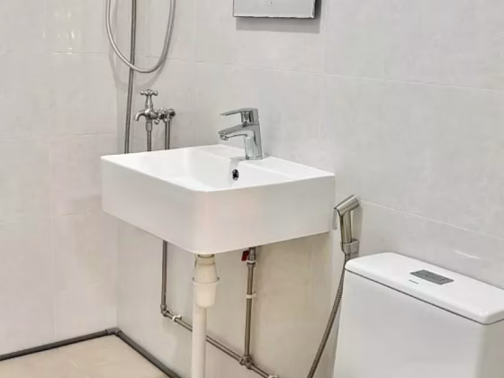 单间出租 • 红山 • 223 Pending Road • S$1300 • 3房(2臥室) • 主人房 照片