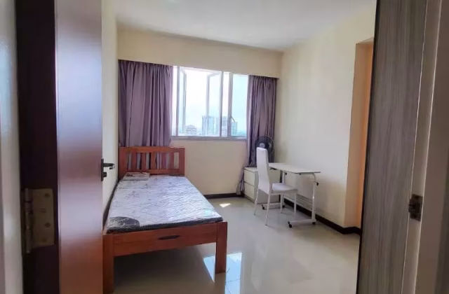单间出租 • 三巴旺 • 102 Woodlands Street 13 • S$850 • 4房(3臥室) • 普通房