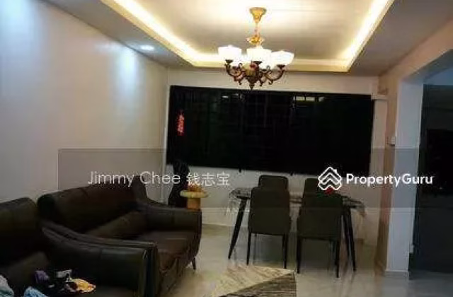 单间出租 • 三巴旺 • 111 Woodlands Street 13 • S$900 • 执行组屋 • 普通房
