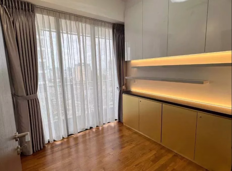 单间出租 • 纽顿 •  Novena Suites • S$3200 • 住宅公寓 • 主人房 照片