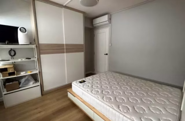 单间出租 • 三巴旺 • 719 Woodlands Avenue 6 • S$1100 • 4房(3臥室) • 普通房