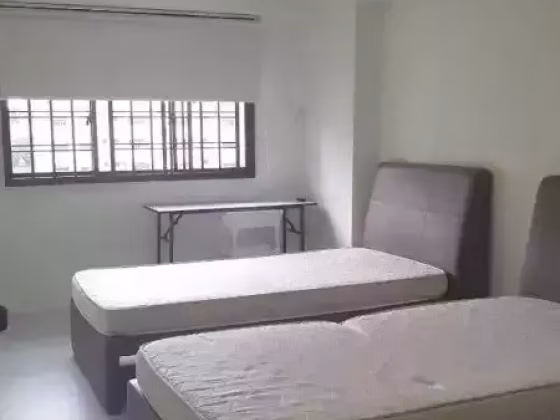 单间出租 • 后港 • 309 Canberra Road • S$500 • 5房(4臥室) • 普通房 照片