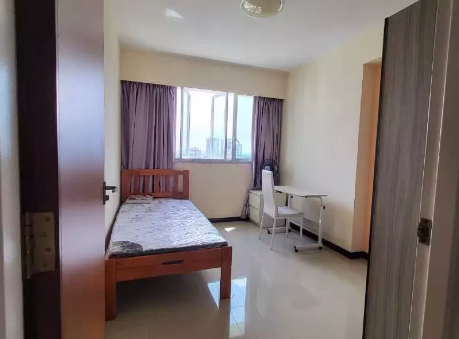 单间出租 • 三巴旺 • 185B Woodlands Street 13 • S$800 • 4房(3臥室) • 普通房 照片