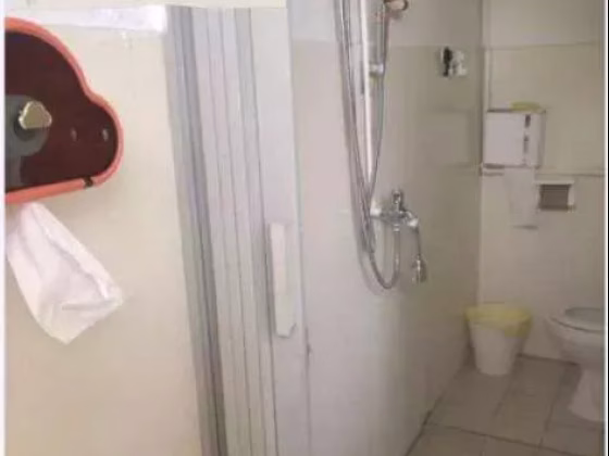 单间出租 • 林厝港 • JURONG WEST AVENUE 5 (649492) • S$1100 • 共管公寓 • 普通房 照片
