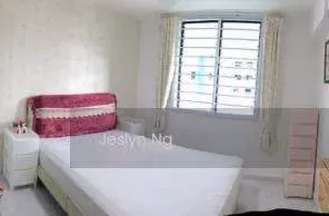 单间出租 • 林厝港 • 208 Boon Lay Place • S$980 • 3房(2臥室) • 普通房