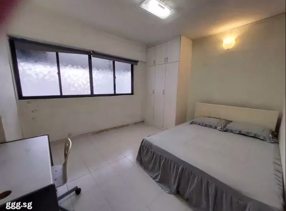 单间出租 • 林厝港 • 403 Jurong West Street 42 • S$900 • 执行组屋 • 普通房 照片