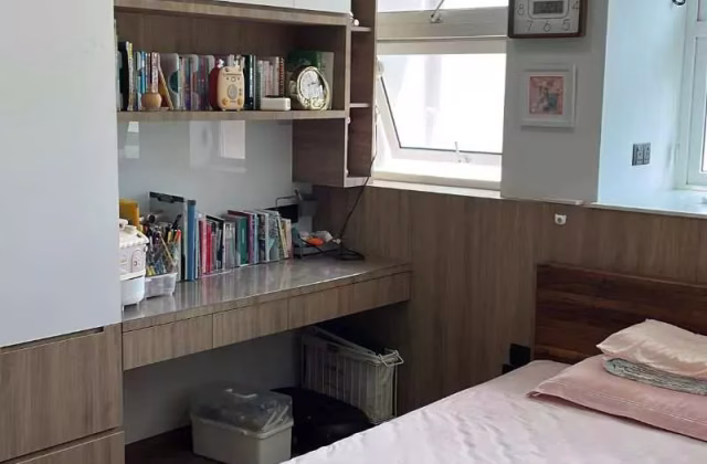 单间出租 • 欧南 •  Emery Point • S$1300 • 住宅公寓 • 普通房
