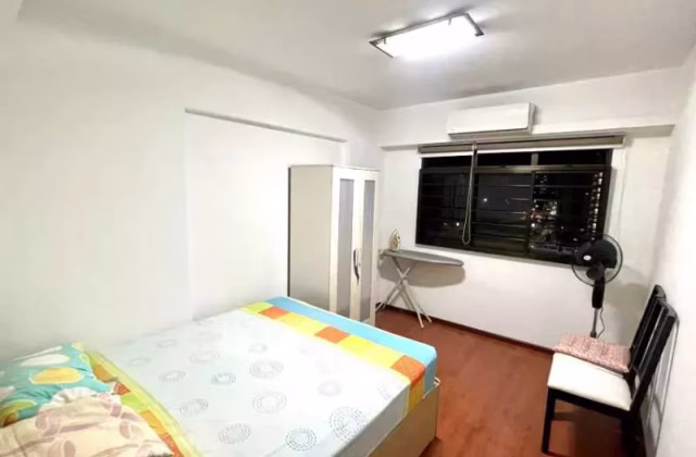 单间出租 • 新加坡河 • 984A Buangkok Link • S$800 • 4房(3臥室) • 普通房