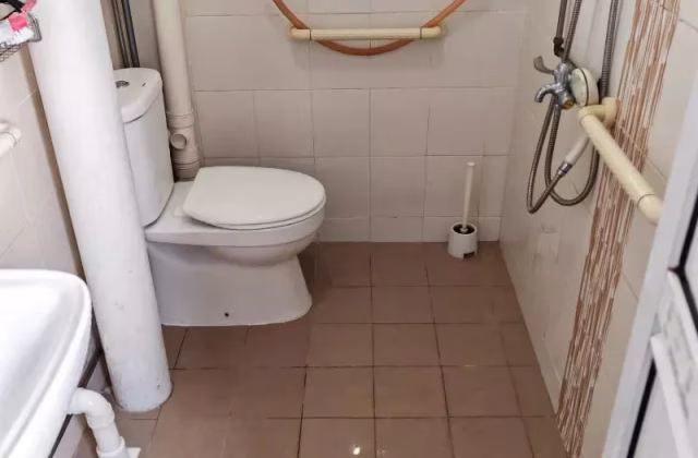 单间出租 • 林厝港 • 476 Jurong West Street 41 • S$390 • 4房(3臥室) • 床位出租