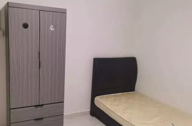 单间出租 • 三巴旺 • 627 Woodlands Avenue 6 • S$1100 • 4房(3臥室) • 普通房