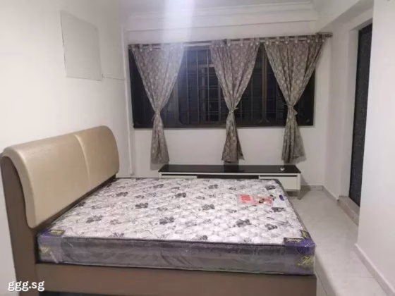 单间出租 • 三巴旺 • 627 Woodlands Avenue 6 • S$1100 • 4房(3臥室) • 普通房 照片