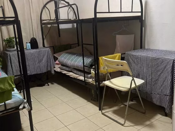 单间出租 • 林厝港 • 443 Jurong West Avenue 1 • S$350 • 4房(3臥室) • 普通房 照片