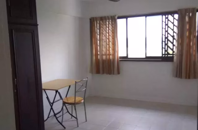 整套出租 • 新加坡河 • 320 Hougang Avenue 5 • S$3700 • 5房(4臥室) • 1100ft² / 102m²