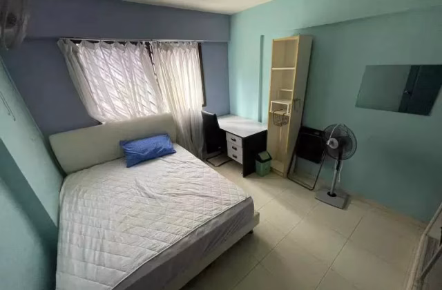 单间出租 • 梧槽 • 633 Yishun Street 61 • S$800 • 5房(4臥室) • 普通房