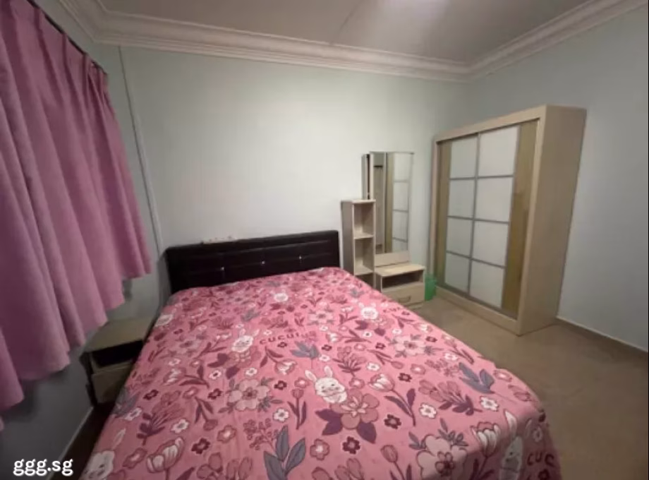 单间出租 • 红山 • 618 Senja Road • S$1000 • 4房(3臥室) • 普通房 照片