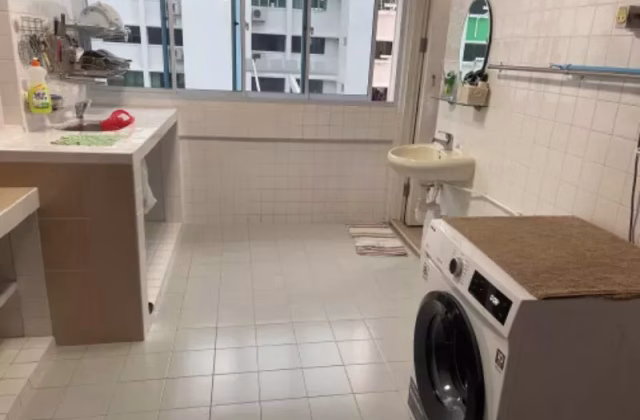 单间出租 • 梧槽 • 734 Yishun Avenue 5 • S$690 • 3房(2臥室) • 普通房