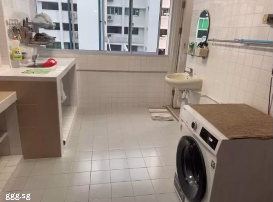 单间出租 • 梧槽 • 734 Yishun Avenue 5 • S$690 • 3房(2臥室) • 普通房 照片
