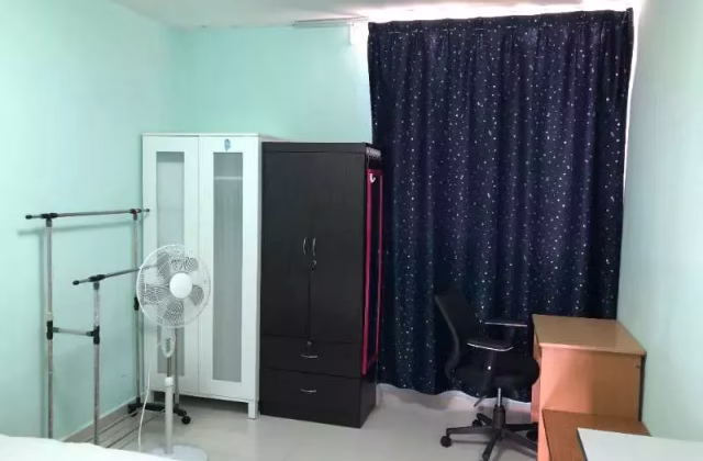 单间出租 • 梧槽 • 245 Yishun Avenue 9 • S$650 • 4房(3臥室) • 普通房