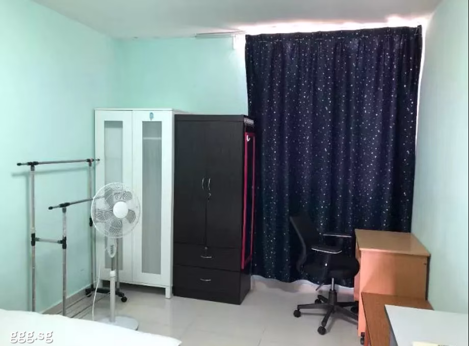 单间出租 • 梧槽 • 245 Yishun Avenue 9 • S$650 • 4房(3臥室) • 普通房 照片
